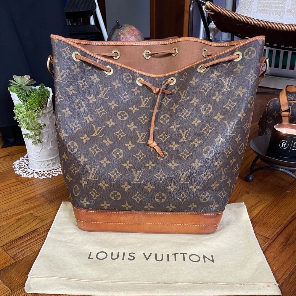 🥰Sold locally 😘🇮🇹Vintage Authentic Noe Handbag Monogram Canvas Large
🇮🇹